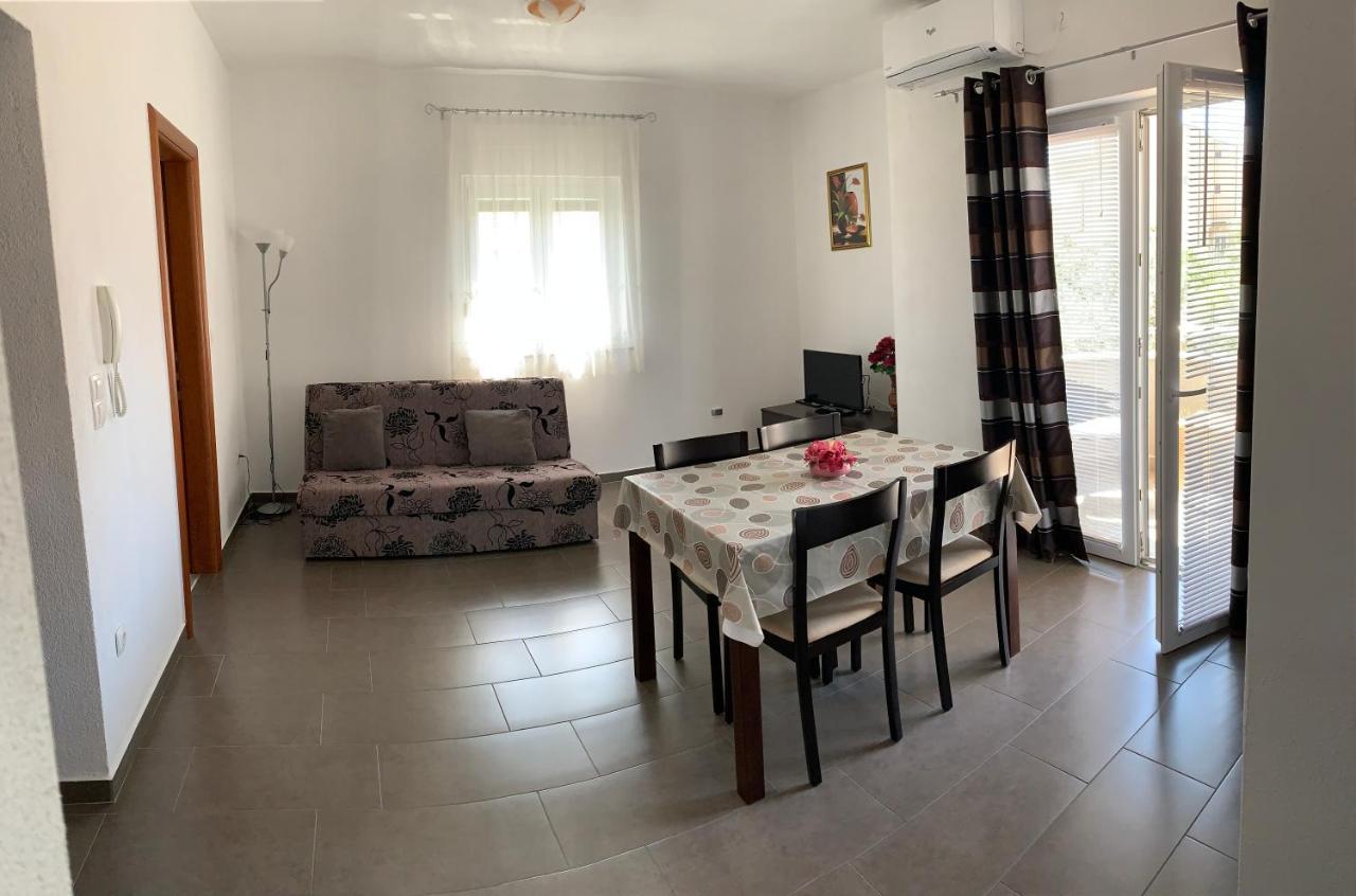 Green Hill Family Apartments Vodice Exterior foto